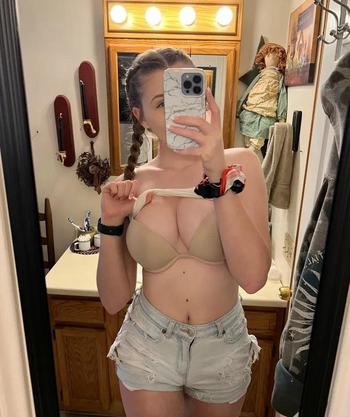 213-771-2661, 26  female escort, Redding