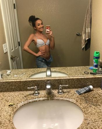 Kristy, 25  female escort, Redding