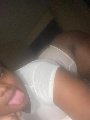 Simone , 26  female escort, Redding