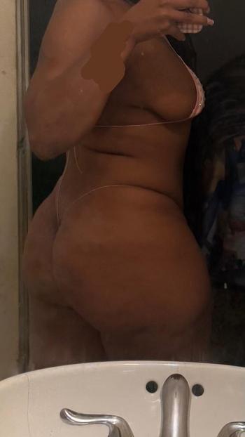 Reign, 24  female escort, Redding