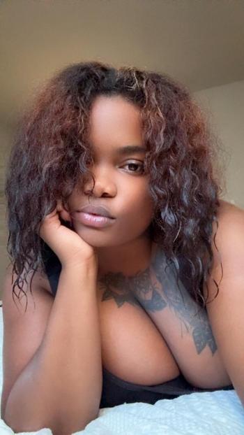 Ebony , 27  female escort, Redding
