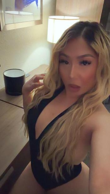 Nikkita, 25  female escort, Redding