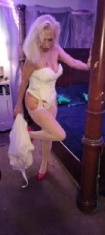 213-881-4828, 48  female escort, Redding