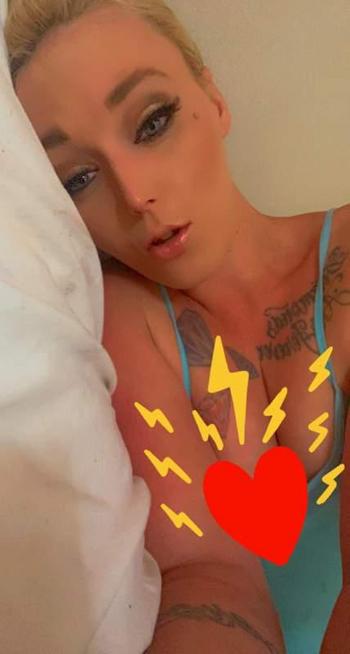 1530293776, female escort, Redding